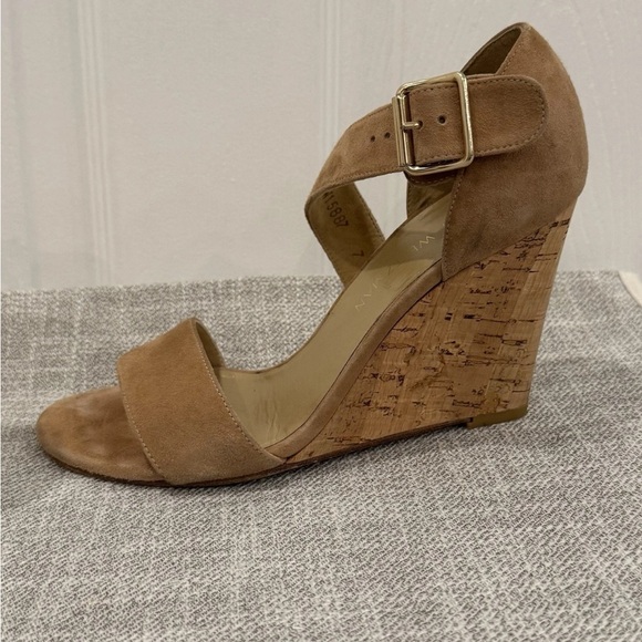 Woman STUART WEITZMAN Nude Tan Suede Strappy Cork Wedges Sandals Shoes Sz 7 EUC - Picture 4 of 9